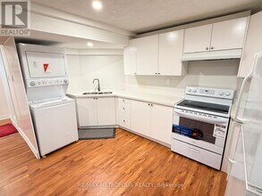 216 Gwendolyn St in Pickering, ON - Building Photo - Building Photo