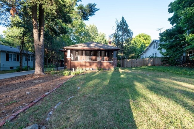 1554 S Campbell Ave in Springfield, MO - Building Photo - Building Photo