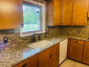 401 E 56th St in Savannah, GA - Foto de edificio - Building Photo