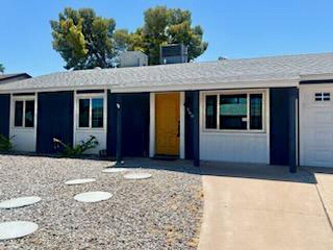 3801 E Captain Dreyfus Ave in Phoenix, AZ - Building Photo - Building Photo