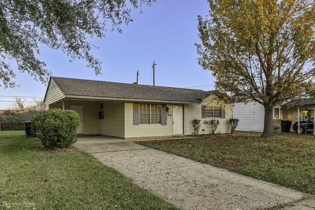 property at 3418 Bistineau Dr