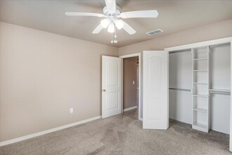 4043 Stonebridge Dr in Tyler, TX - Foto de edificio - Building Photo