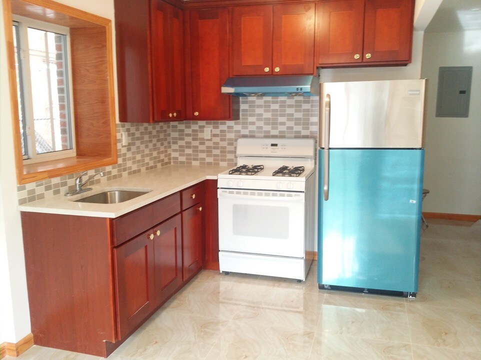 90-14 51st Ave-Unit -1-B in Queens, NY - Building Photo