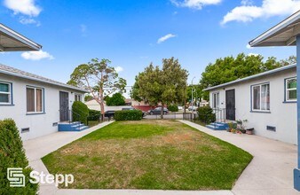 1534-1542 W 20th St in Long Beach, CA - Building Photo - Building Photo