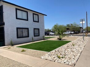 Melvin in Phoenix, AZ - Foto de edificio - Building Photo