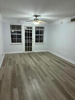 9905 Baywinds Dr, Unit 2204 in Royal Palm Beach, FL - Building Photo