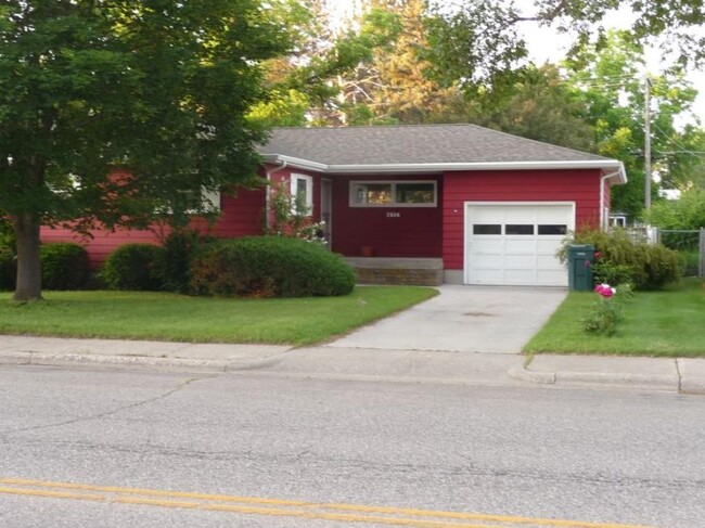 property at 1516 Parkhill Dr