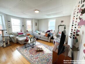 1572 Tremont St, Unit 3 in Boston, MA - Building Photo - Building Photo