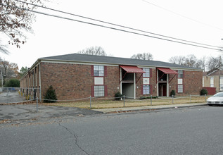 University Highlands in Memphis, TN - Building Photo - Building Photo