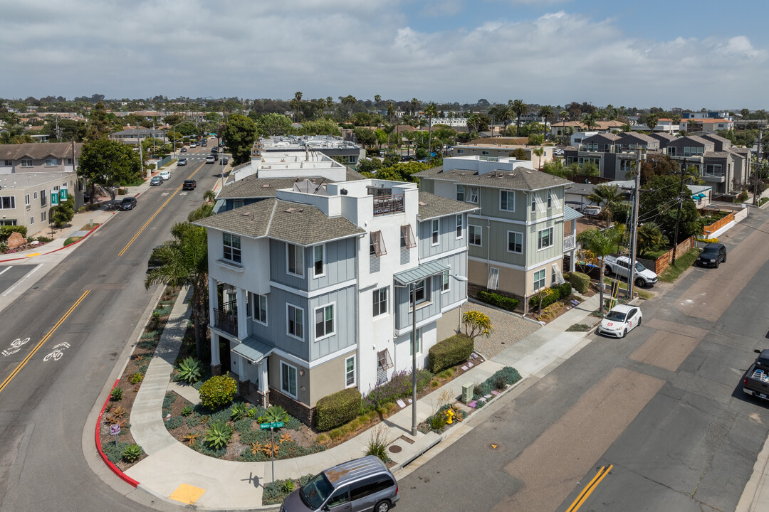 2634 Madison St in Carlsbad, CA - Building Photo