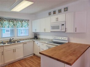 10401 Circle Pine Rd in North Fort Myers, FL - Building Photo - Building Photo