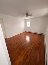 163 Nassau Ln, Unit 2nd in Island Park, NY - Building Photo - Building Photo