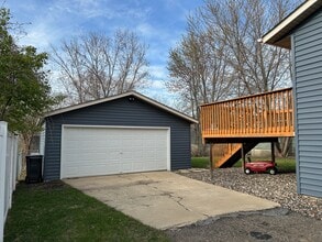 613 30th St NE in Rochester, MN - Foto de edificio - Building Photo