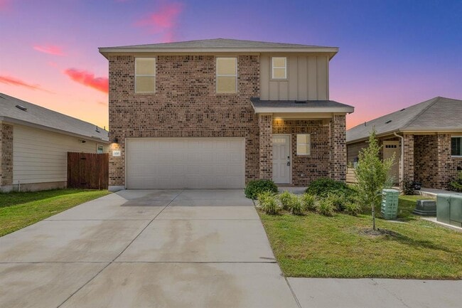 120 Longmount Cv