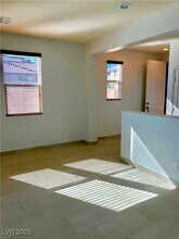 9185 Valtonar Ave, Unit 415 in Las Vegas, NV - Building Photo - Building Photo