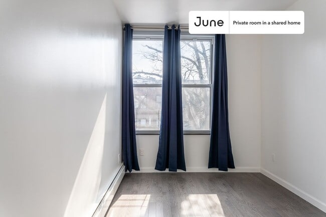 Room in Shared 4 bed/2 bath home in New York, NY - Building Photo - Building Photo
