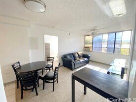 329 California Ave in Wahiawa, HI - Building Photo