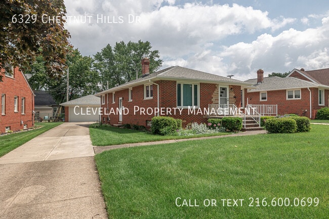 6329 Chestnut Hills Dr in Parma, OH - Building Photo - Building Photo