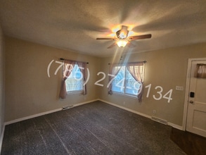 859 S 10th St in Salina, KS - Building Photo - Building Photo