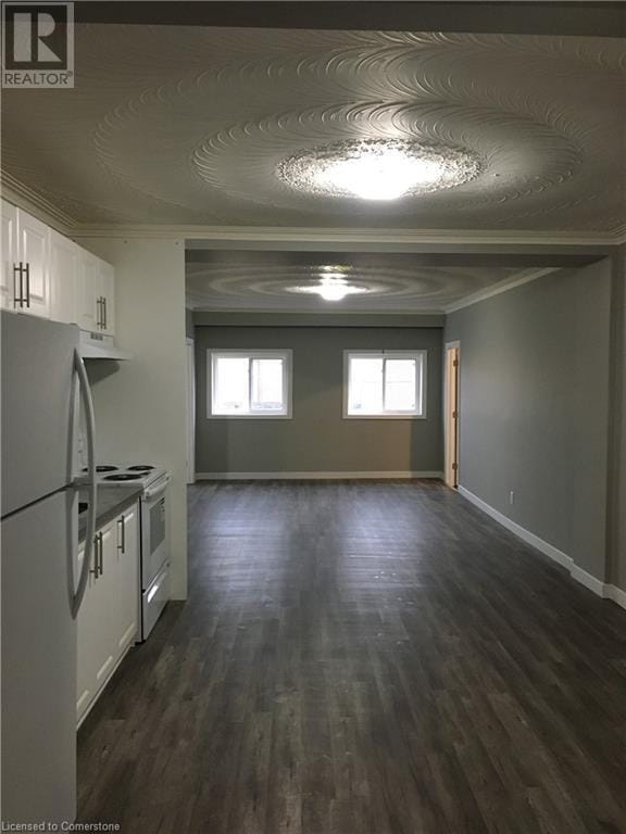 property at 162 Parkdale Ave N