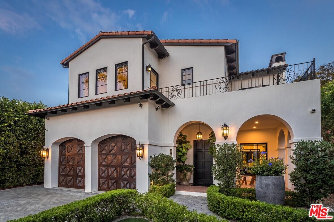 820 N Vista St in Los Angeles, CA - Building Photo