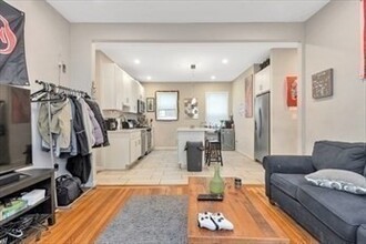 97 Hillside St in Boston, MA - Building Photo - Building Photo