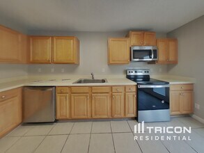 5930 Encanto Point Dr in San Antonio, TX - Building Photo - Building Photo
