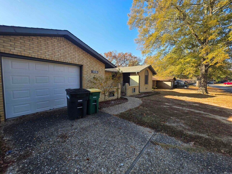 5716 Woodridge Ln in Sherwood, AR - Building Photo
