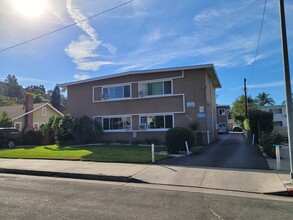 1442 E Maple St in Glendale, CA - Foto de edificio - Building Photo