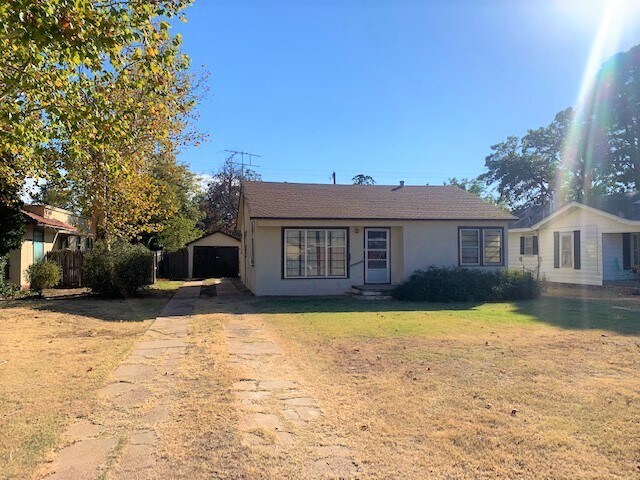613 W Kentucky St in Floydada, TX - Building Photo - Building Photo