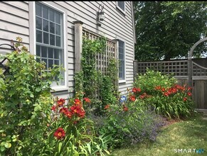 84 Waterside Ln in Clinton, CT - Building Photo - Building Photo