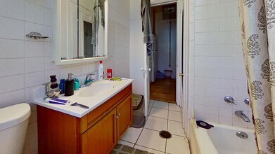 658 W Briar Pl in Chicago, IL - Building Photo - Building Photo