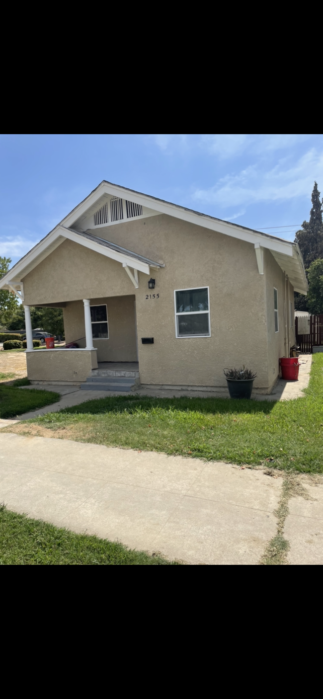 2155 Whitson St in Selma, CA - Building Photo - Building Photo