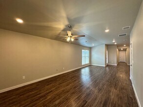 405 E 21st St in Wolfforth, TX - Building Photo - Building Photo