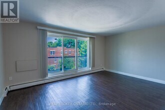326-326 Hunter St E in Hamilton, ON - Building Photo - Building Photo