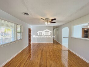 712 Woodstock Rd in Virginia Beach, VA - Foto de edificio - Building Photo