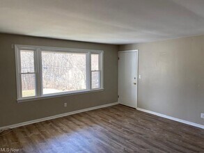 186 Logan St in Bedford, OH - Building Photo - Building Photo