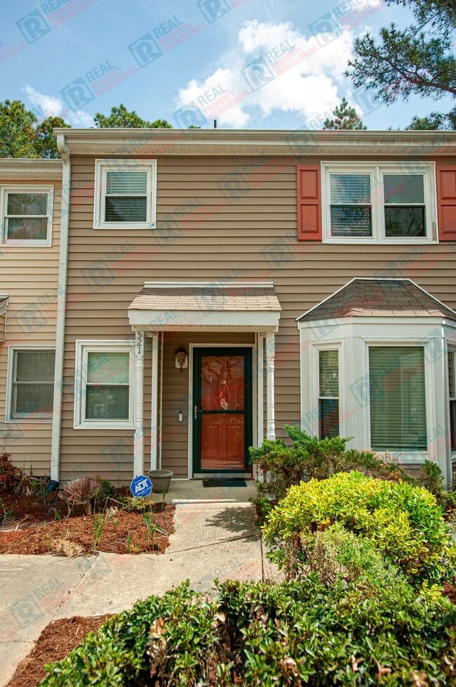 property at 521 Darby Glen Ln