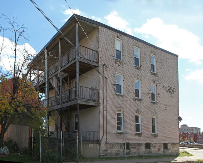 5801 Penn Cir N in Pittsburgh, PA - Building Photo - Building Photo