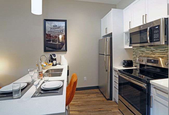 Revisn - Furnished Apartments in Raleigh, NC - Building Photo - Interior Photo