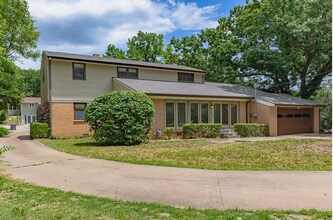 1415 Sunnyslope Ln in Manhattan, KS - Building Photo - Building Photo