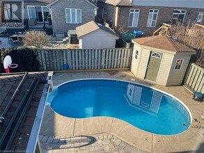 18 Briarwood Dr in St Catharines, ON - Building Photo - Building Photo