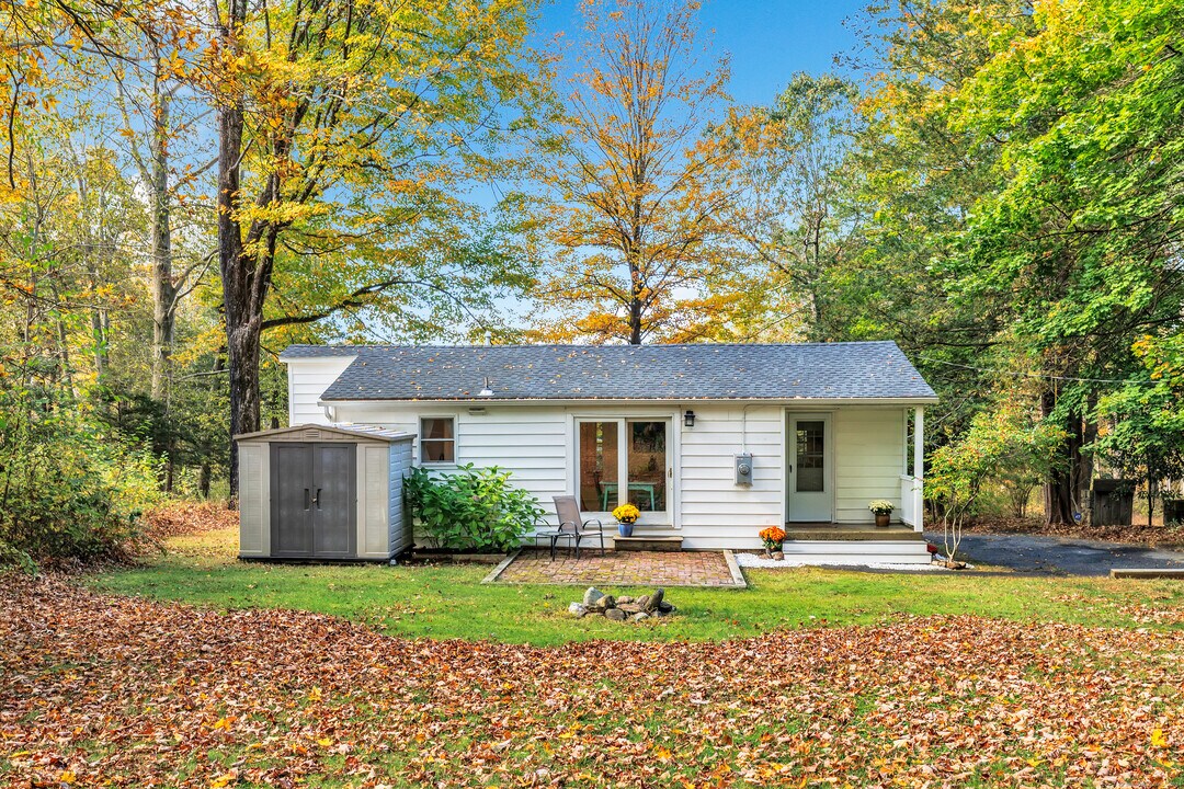 90 John Read Rd in Redding, CT - Building Photo