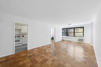 205 West End Ave in New York, NY - Building Photo - Building Photo