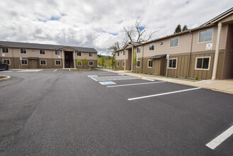 Happy Place Apartments in Sweet Home, OR - Building Photo - Building Photo