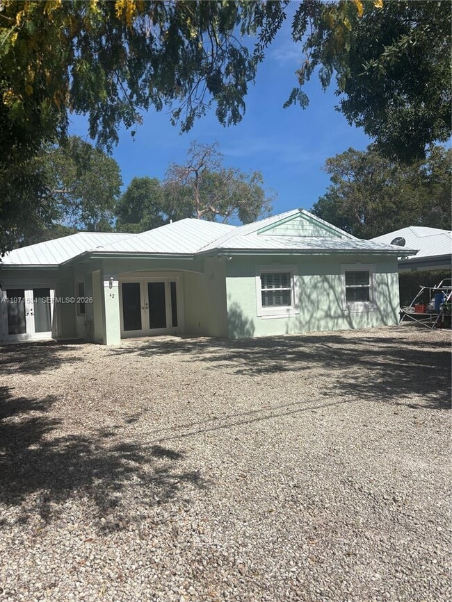 42 Transylvania Ave in Key Largo, FL - Building Photo - Building Photo