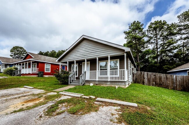 110 Varsity Cir in Huntsville, TX - Building Photo - Building Photo