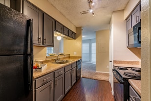 Oak Bend Apartments in Tomball, TX - Building Photo