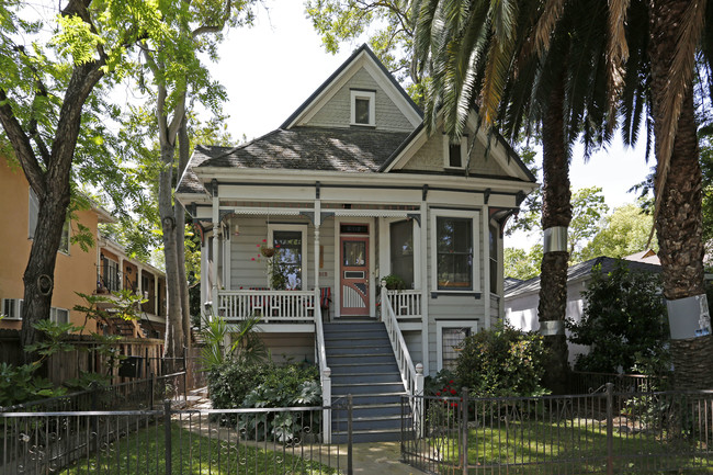 2312 N St in Sacramento, CA - Foto de edificio - Building Photo