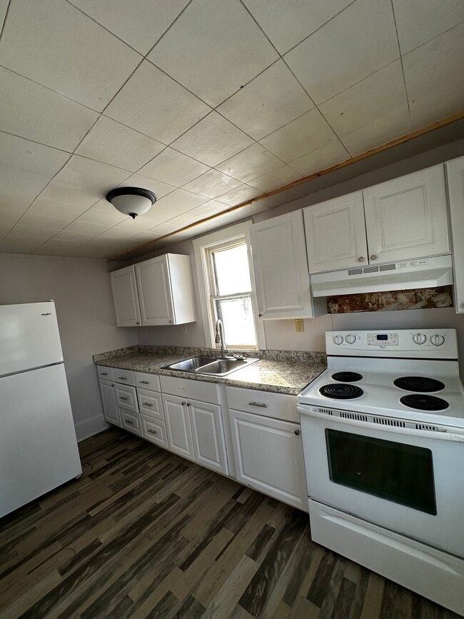 305 S Western Ave in Sioux Falls, SD - Foto de edificio - Building Photo